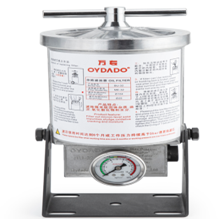 How is the sludge of hydraulic oil formed?